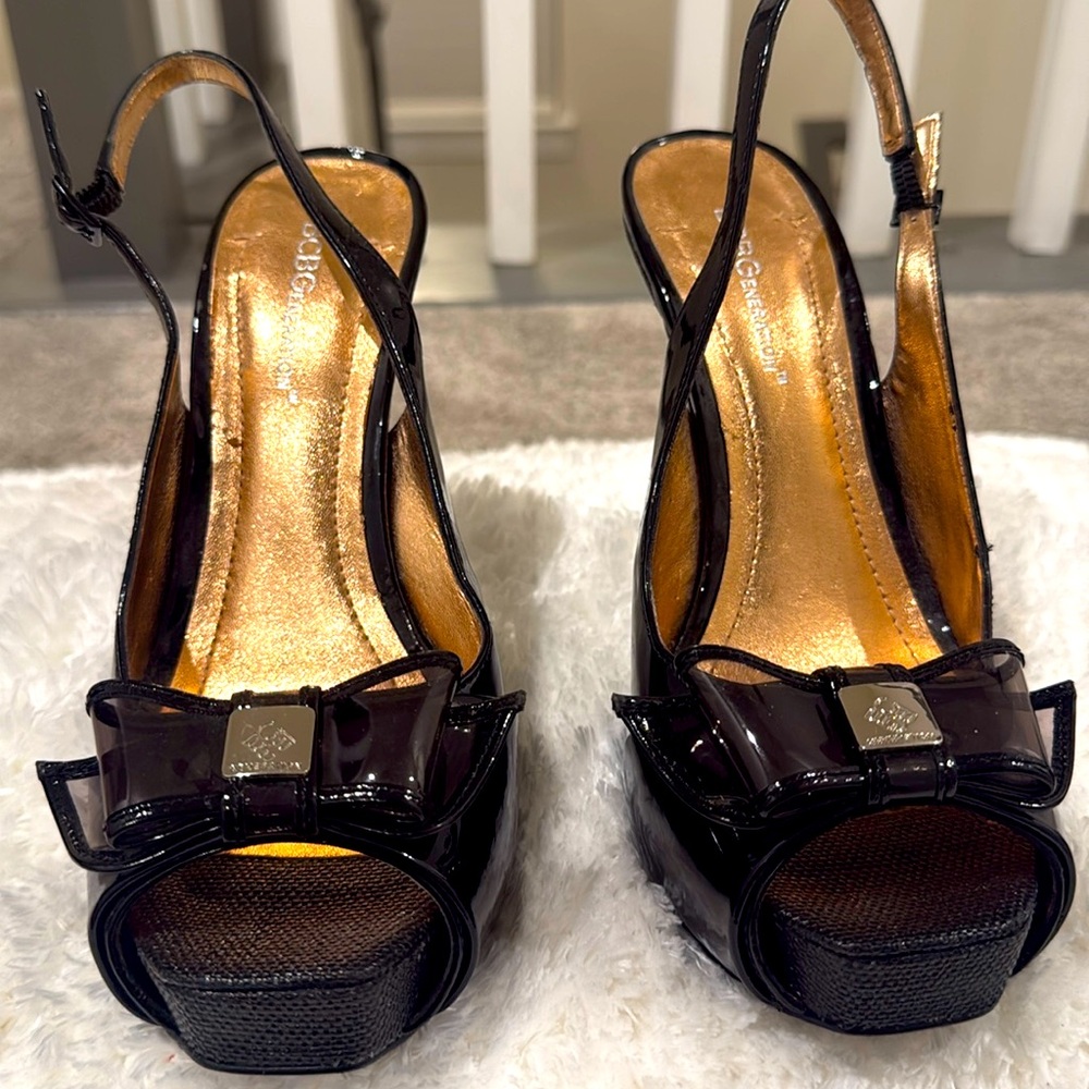 BCBG platform pumps 3” heels
